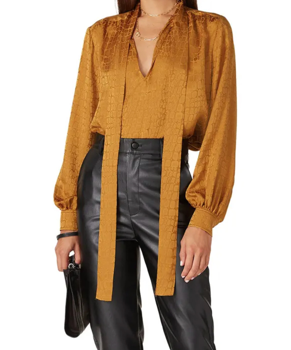 Screen Worn Anine Bing Delilah Silk Blouse Top Med Office Siren Mob Wife